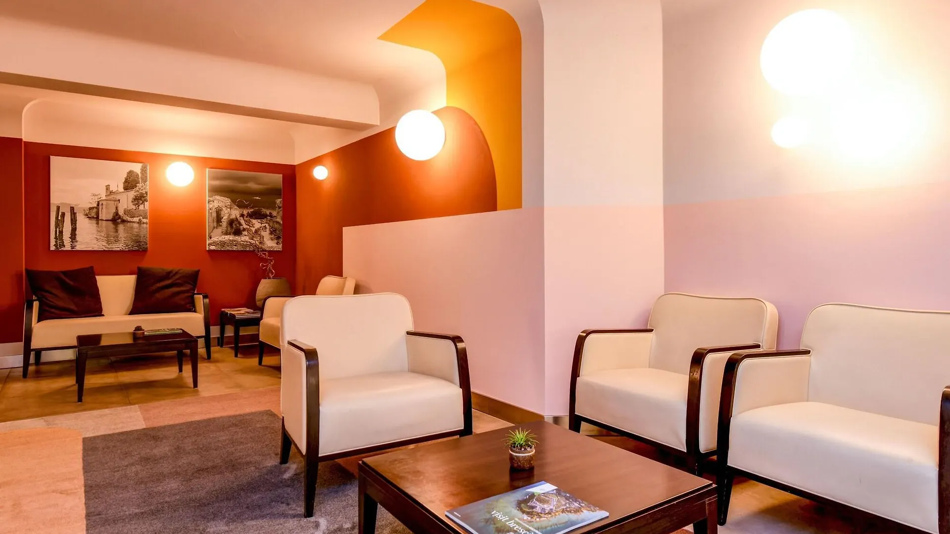 Hotel City Desenzano del Garda 3*,  İtalya